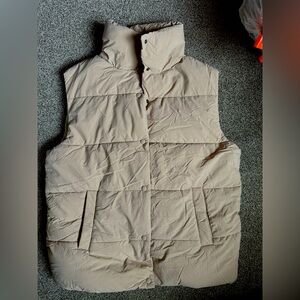 Cotton on oversized tan puffer vest